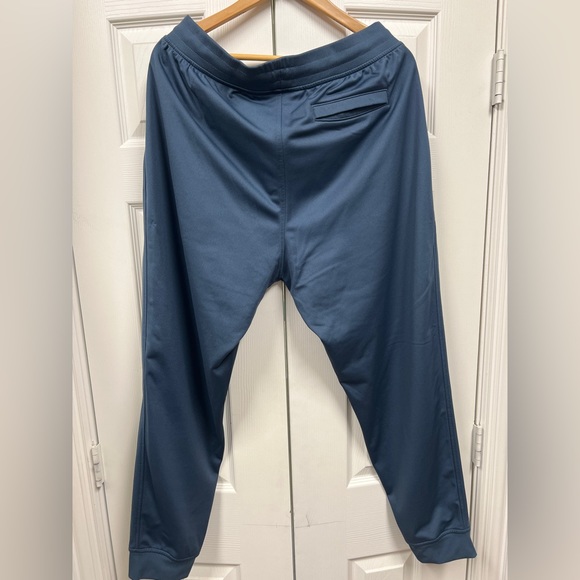 Under Armour Joggers XL - Picture 2 of 6